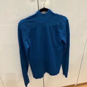 Athleta Ribbed Blue running long sleeve w/ hood